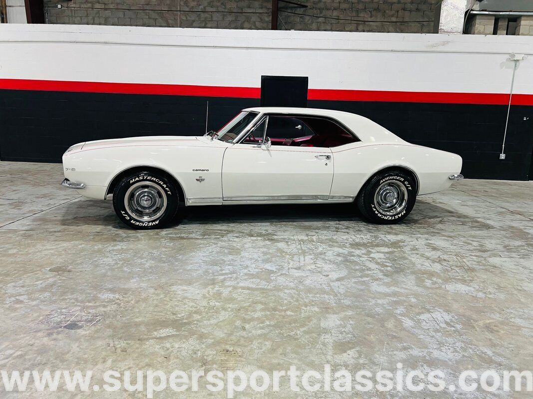 Chevrolet-Camaro-Coupe-1967-White-Red-0-1