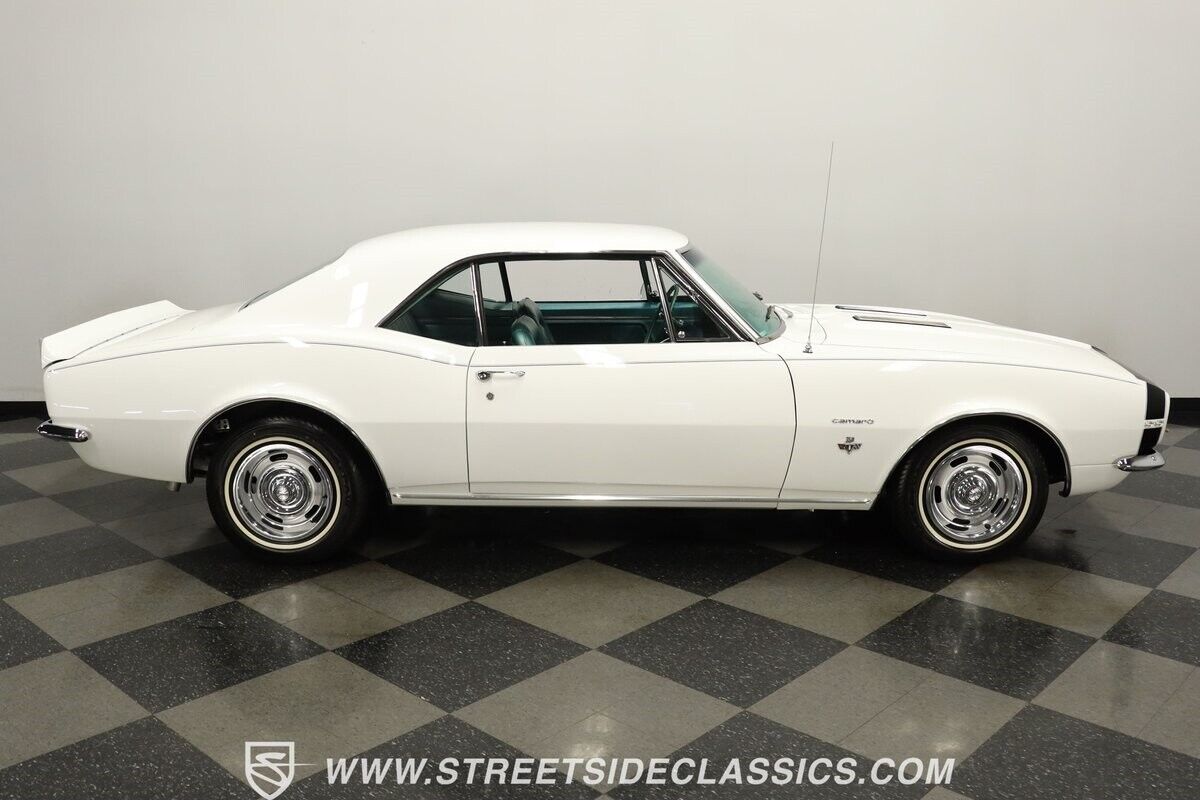 Chevrolet-Camaro-Coupe-1967-White-Turquoise-45514-12