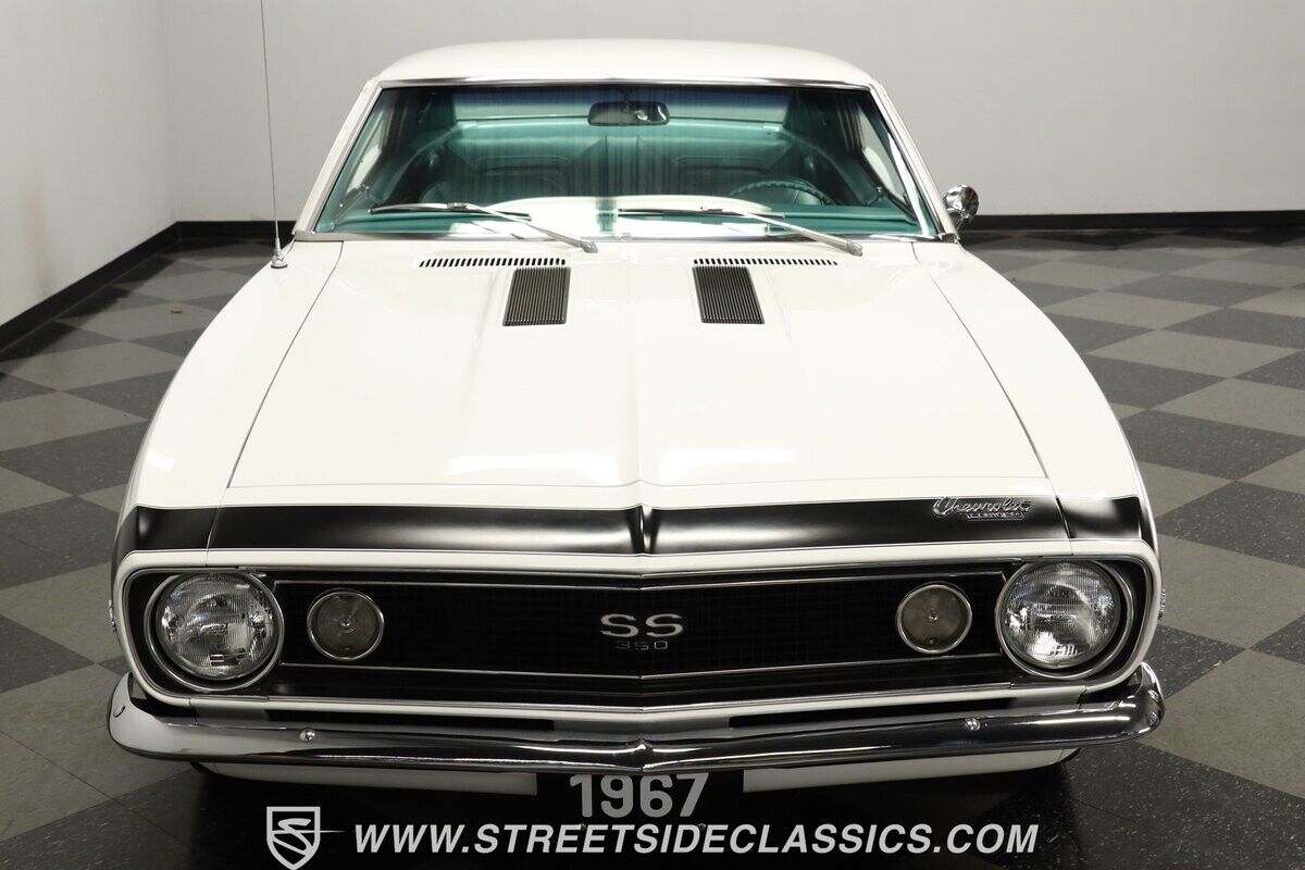 Chevrolet-Camaro-Coupe-1967-White-Turquoise-45514-15