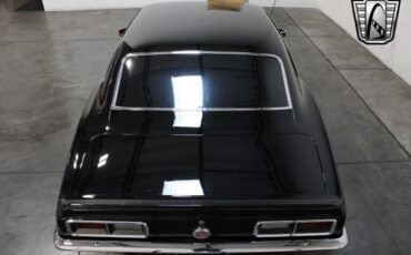 Chevrolet-Camaro-Coupe-1968-Black-Red-4656-10