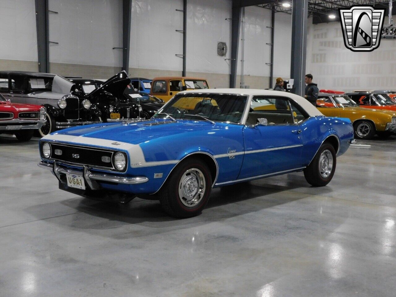 Chevrolet-Camaro-Coupe-1968-Blue-Tan-112636-2