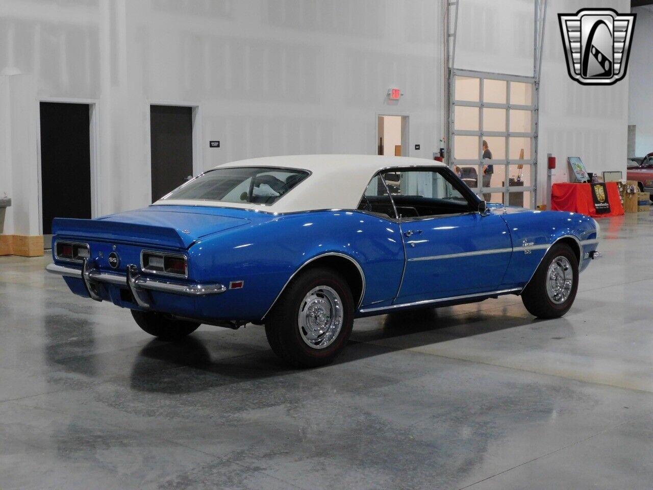 Chevrolet-Camaro-Coupe-1968-Blue-Tan-112636-4