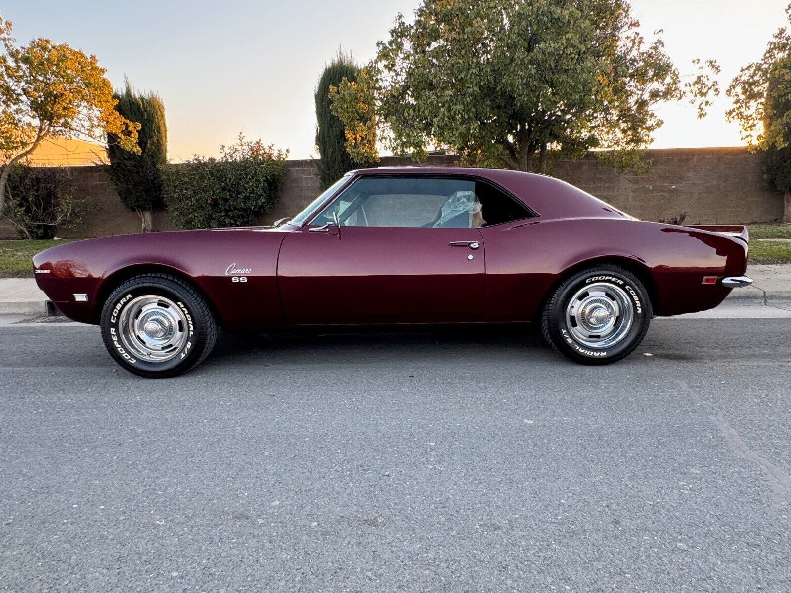 Chevrolet-Camaro-Coupe-1968-Burgundy-Black-144841-19