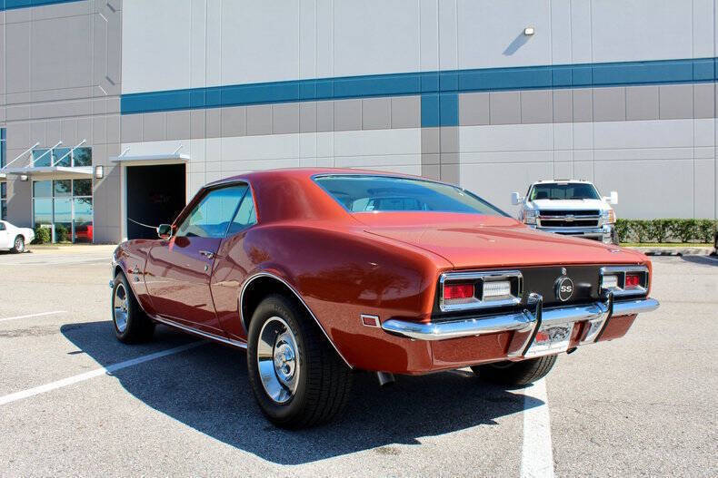 Chevrolet-Camaro-Coupe-1968-Corvette-Bronze-White-145293-11