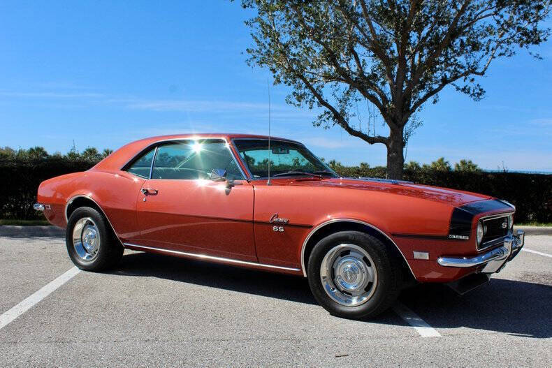 Chevrolet-Camaro-Coupe-1968-Corvette-Bronze-White-145293-3