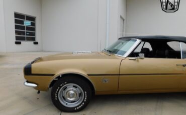 Chevrolet-Camaro-Coupe-1968-Gold-Black-148713-5