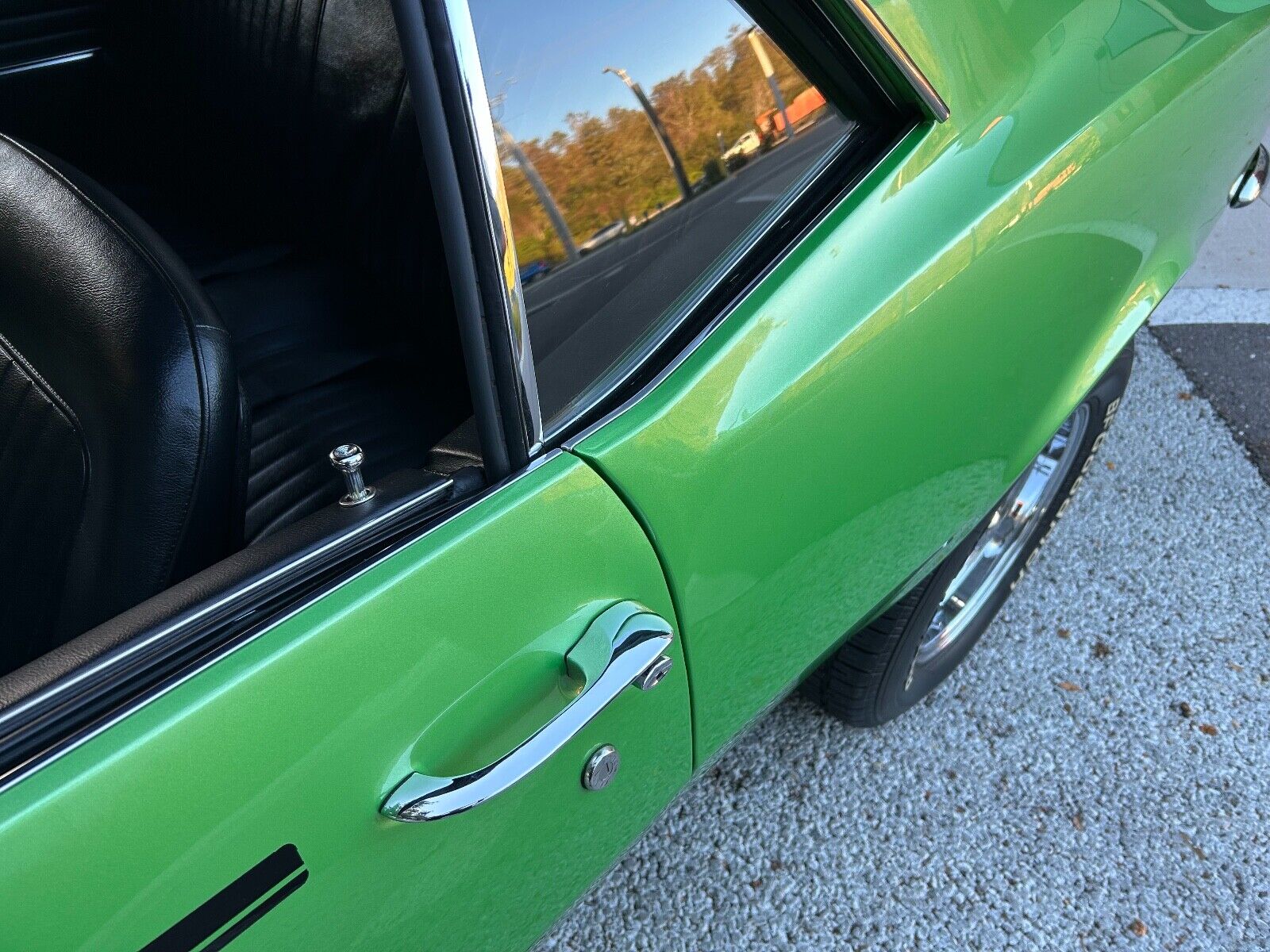 Chevrolet-Camaro-Coupe-1968-Green-Black-2945-12