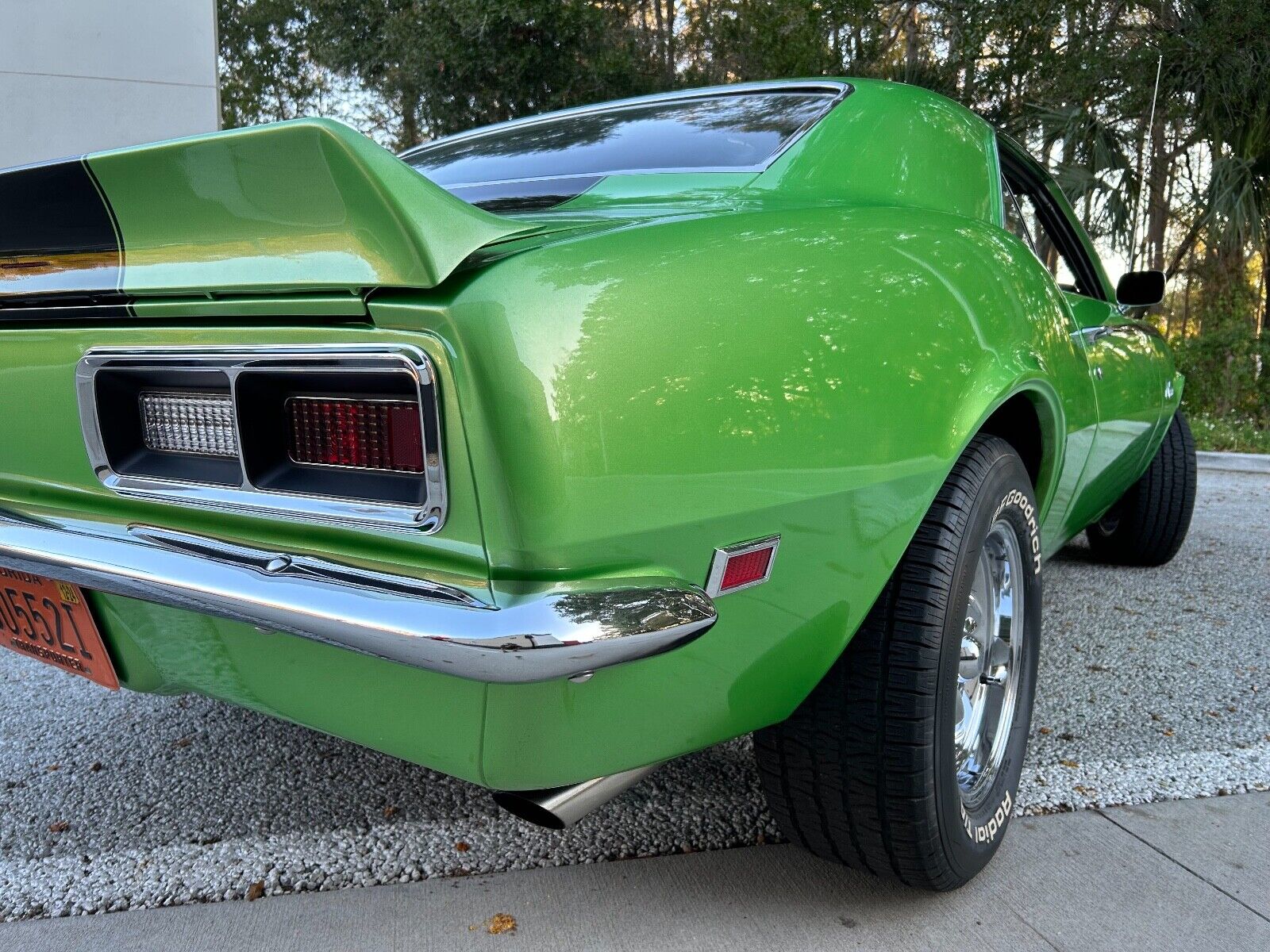 Chevrolet-Camaro-Coupe-1968-Green-Black-2945-13