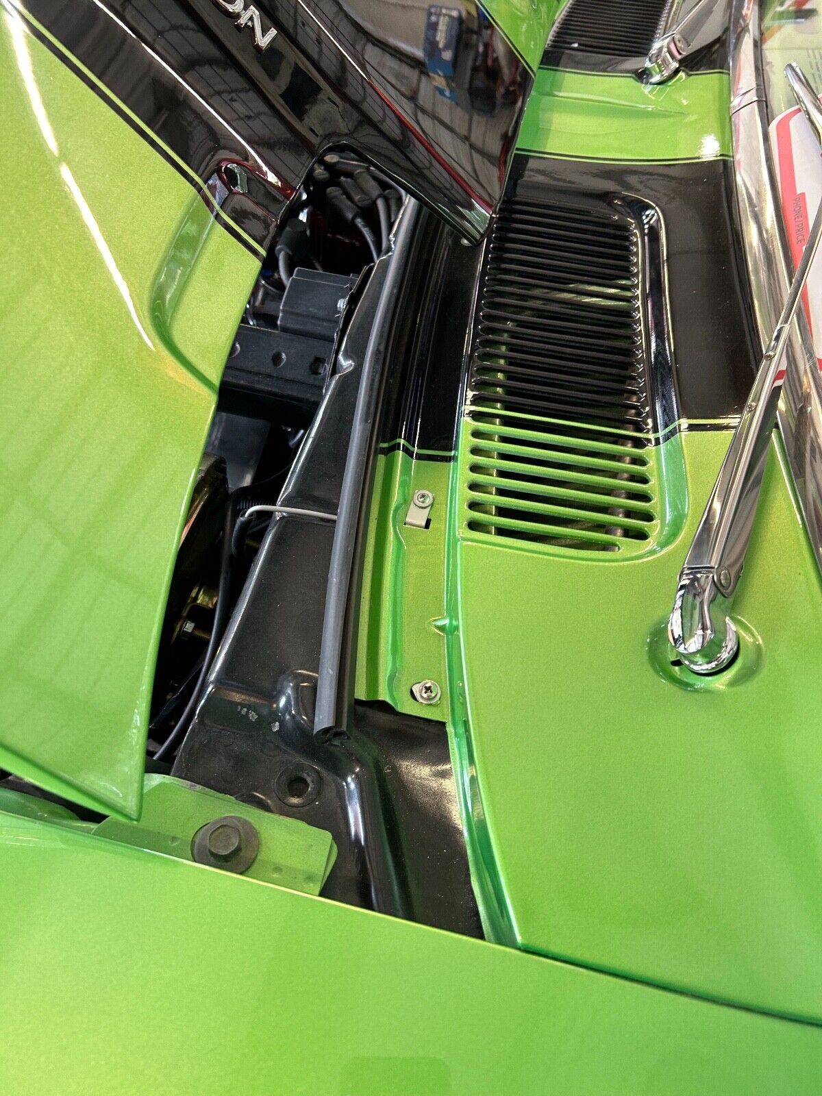 Chevrolet-Camaro-Coupe-1968-Green-Black-2945-21