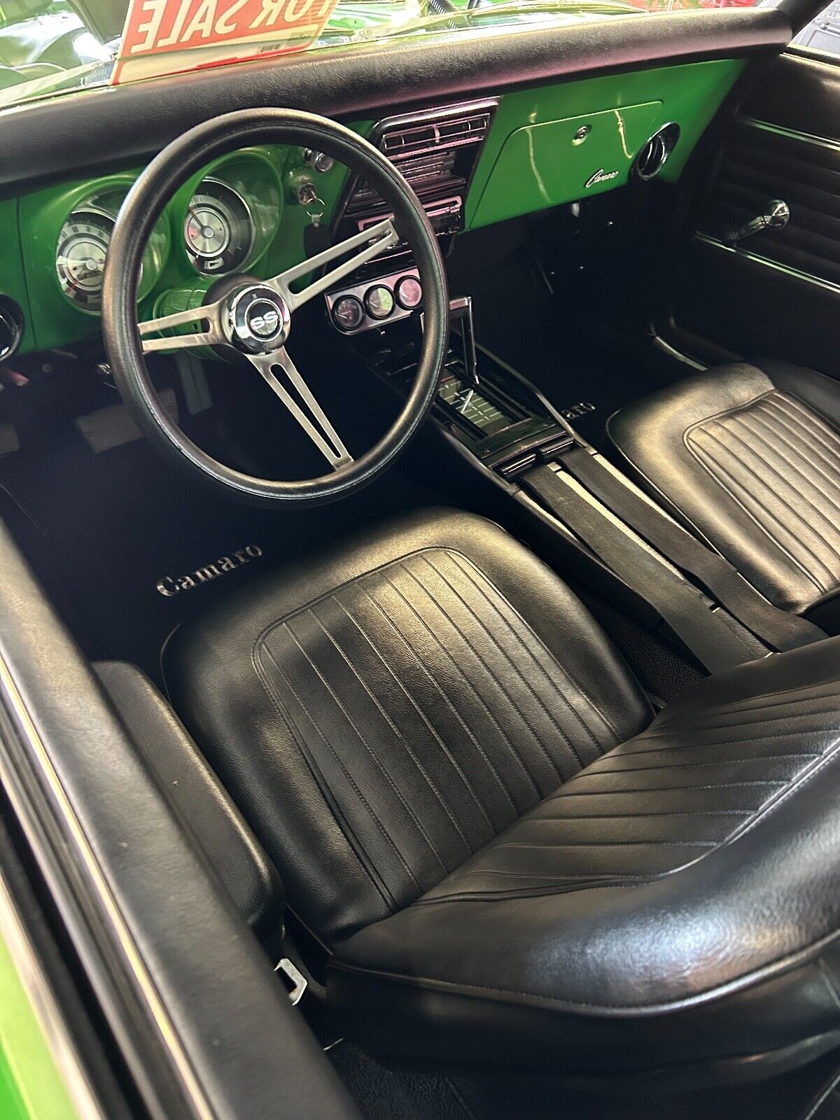 Chevrolet-Camaro-Coupe-1968-Green-Black-2945-3