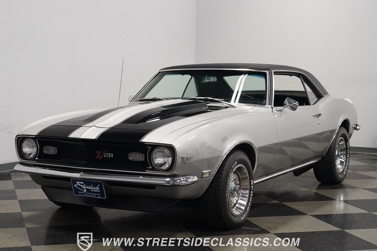 Chevrolet-Camaro-Coupe-1968-Silver-Black-30254-5