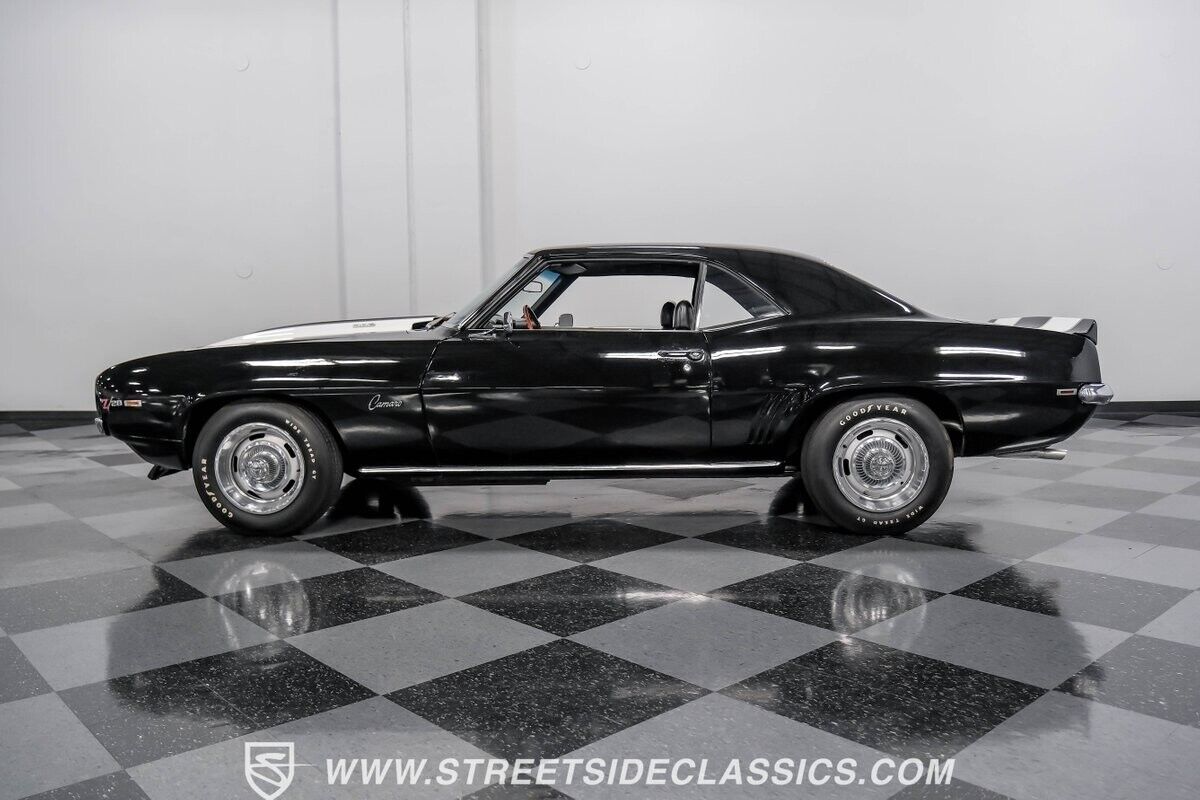 Chevrolet-Camaro-Coupe-1969-Black-Black-2078-2