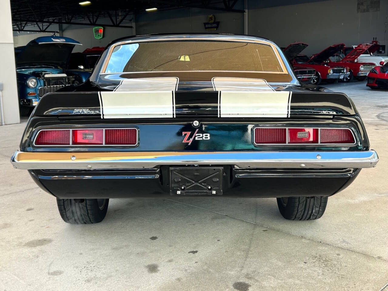 Chevrolet-Camaro-Coupe-1969-Black-Black-2097-5