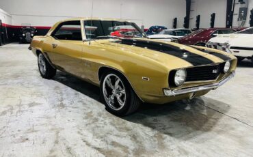 Chevrolet-Camaro-Coupe-1969-Gold-Black-0-7