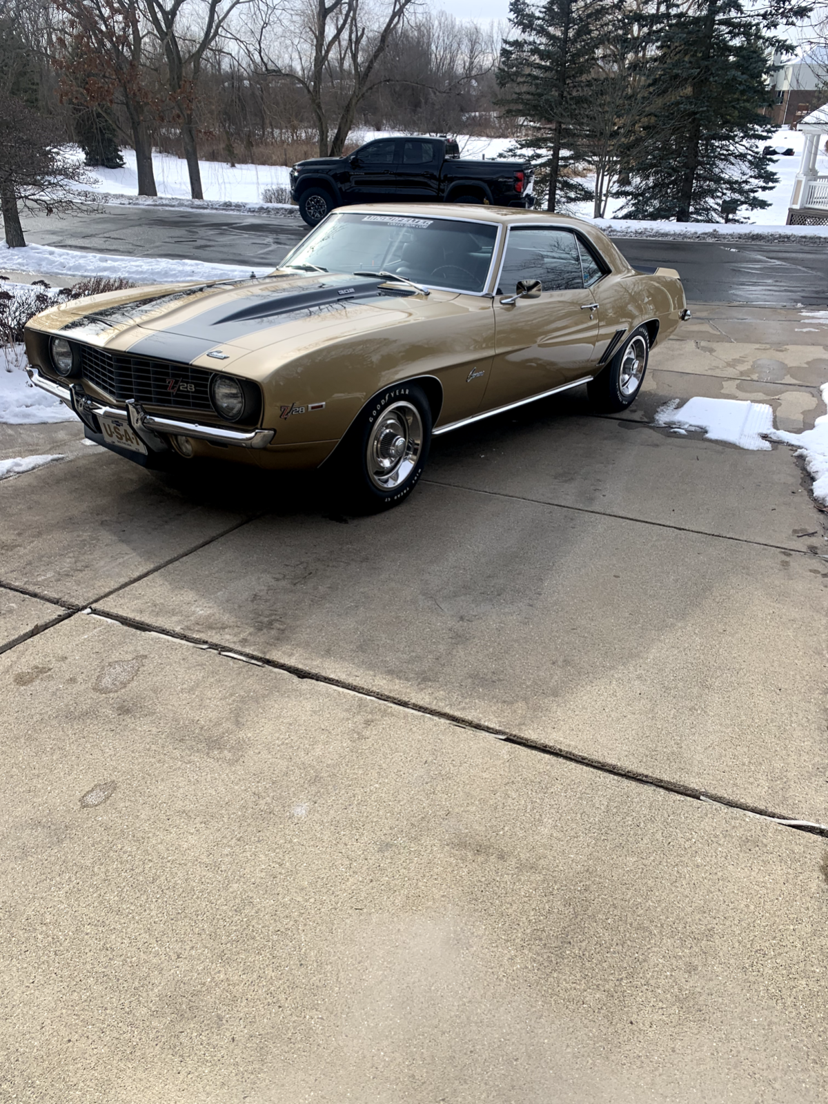 Chevrolet-Camaro-Coupe-1969-Gold-Black-151278-1