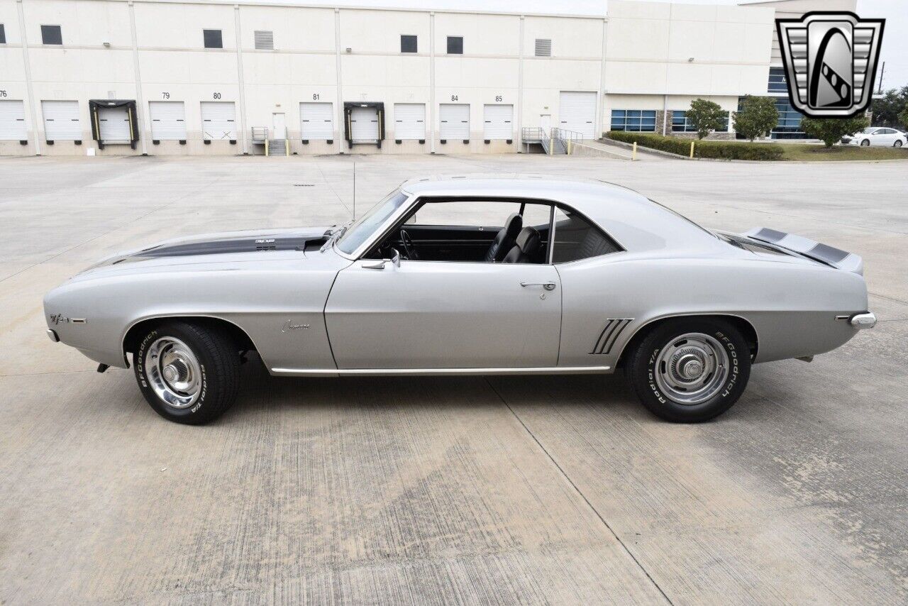 Chevrolet-Camaro-Coupe-1969-Gray-Black-13977-2