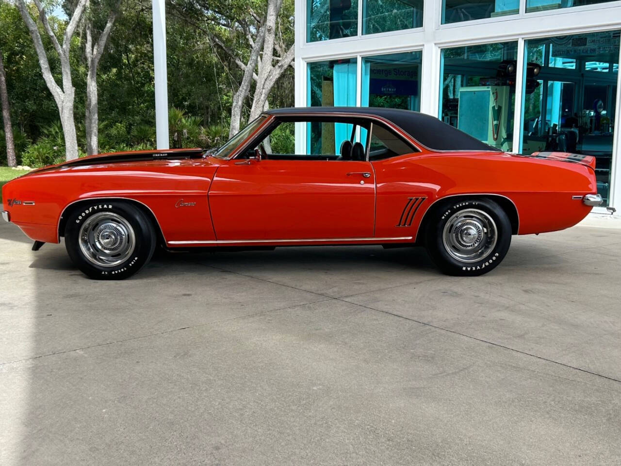 Chevrolet-Camaro-Coupe-1969-Orange-Black-137412-10