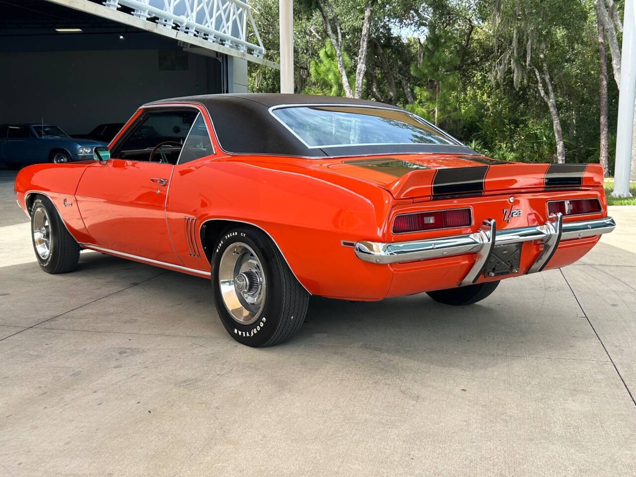 Chevrolet-Camaro-Coupe-1969-Orange-Black-137412-9