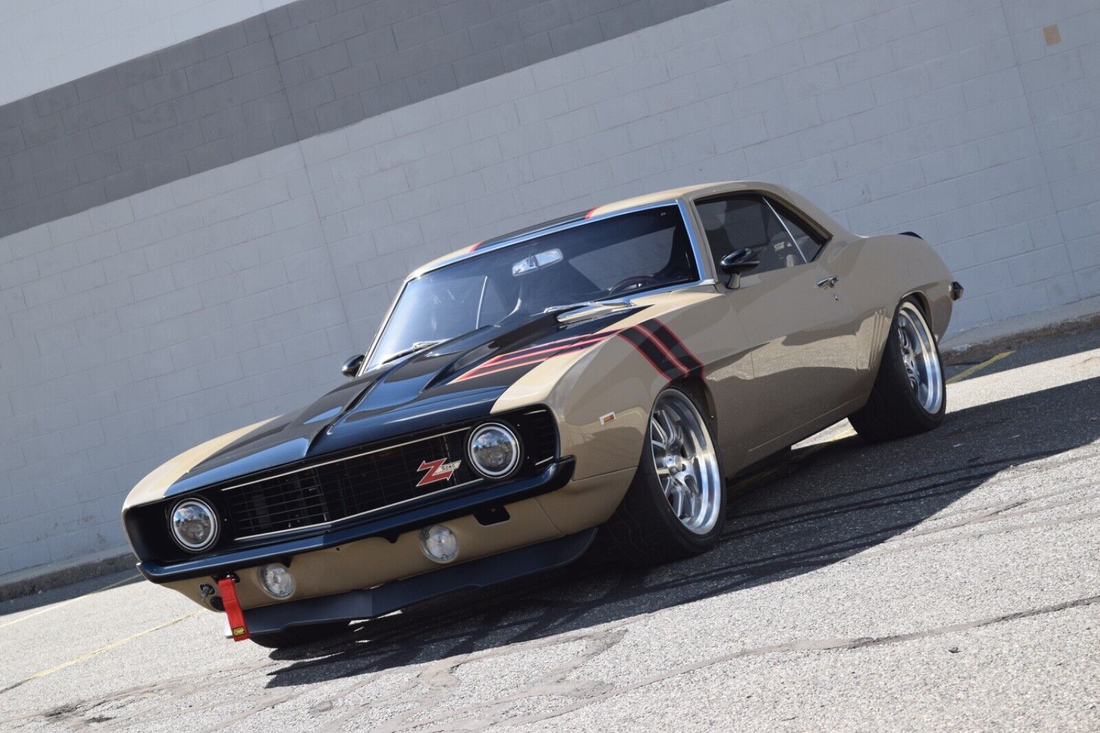 Chevrolet-Camaro-Coupe-1969-Tan-Black-966-38