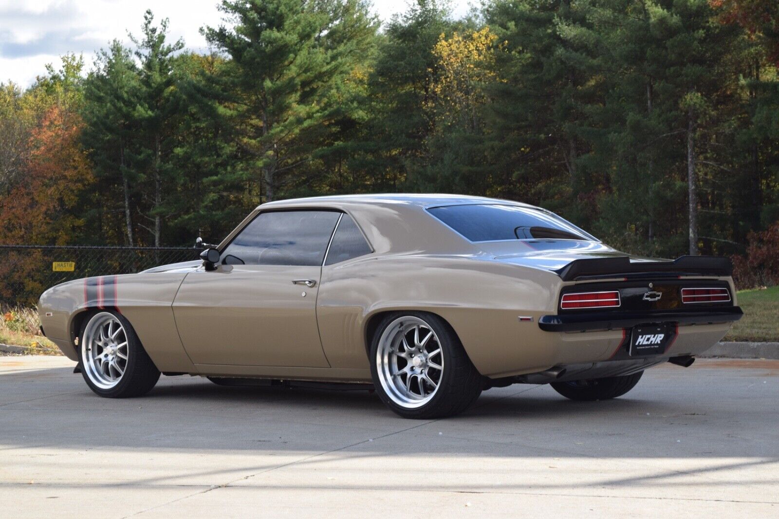 Chevrolet-Camaro-Coupe-1969-Tan-Black-966-39