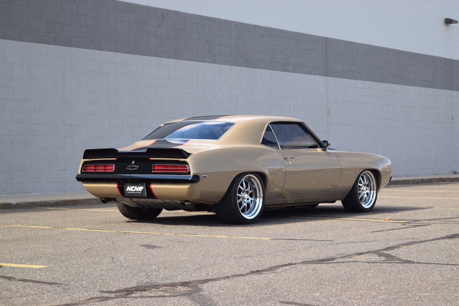 Chevrolet-Camaro-Coupe-1969-Tan-Black-966-5