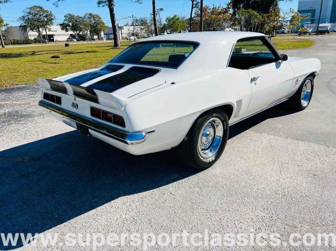 Chevrolet-Camaro-Coupe-1969-White-Black-8047-4