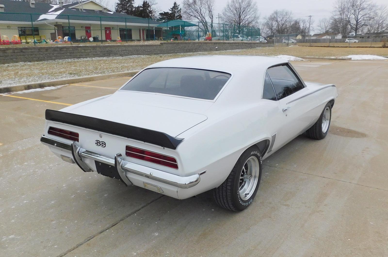 Chevrolet-Camaro-Coupe-1969-White-Blue-27010-10