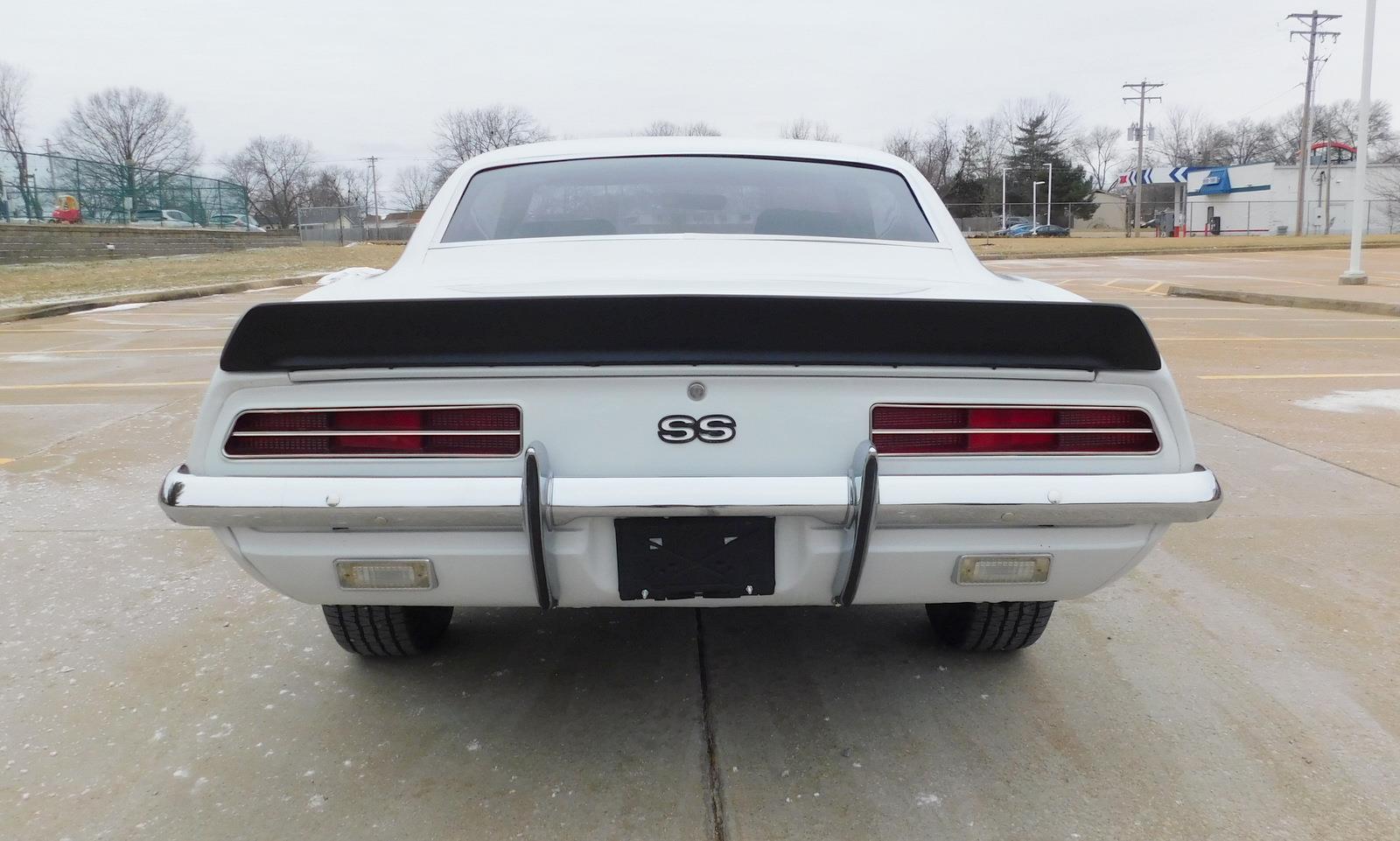 Chevrolet-Camaro-Coupe-1969-White-Blue-27010-11