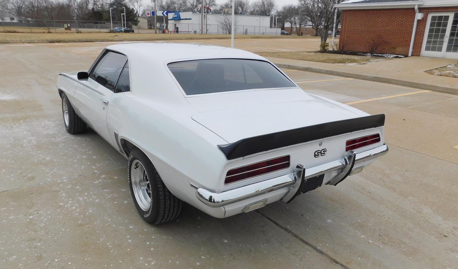 Chevrolet-Camaro-Coupe-1969-White-Blue-27010-12