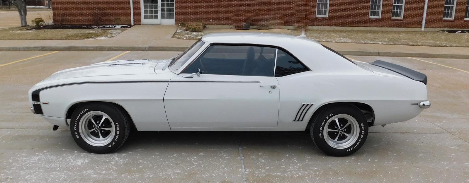 Chevrolet-Camaro-Coupe-1969-White-Blue-27010-13