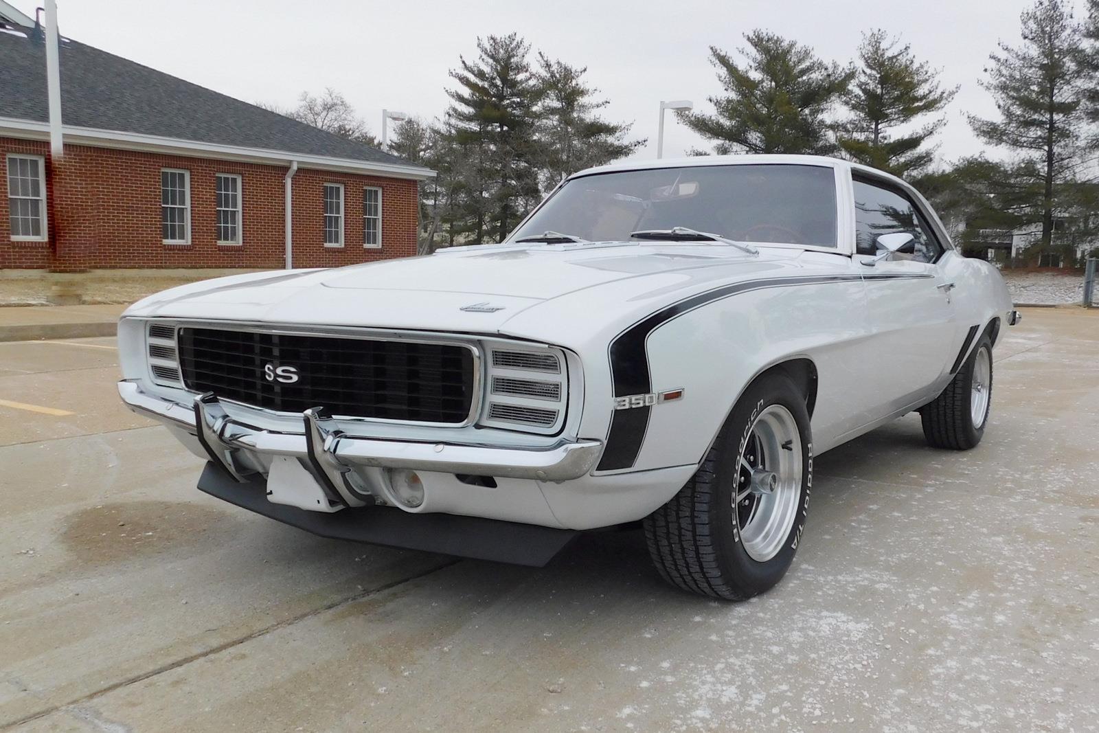 Chevrolet-Camaro-Coupe-1969-White-Blue-27010-14