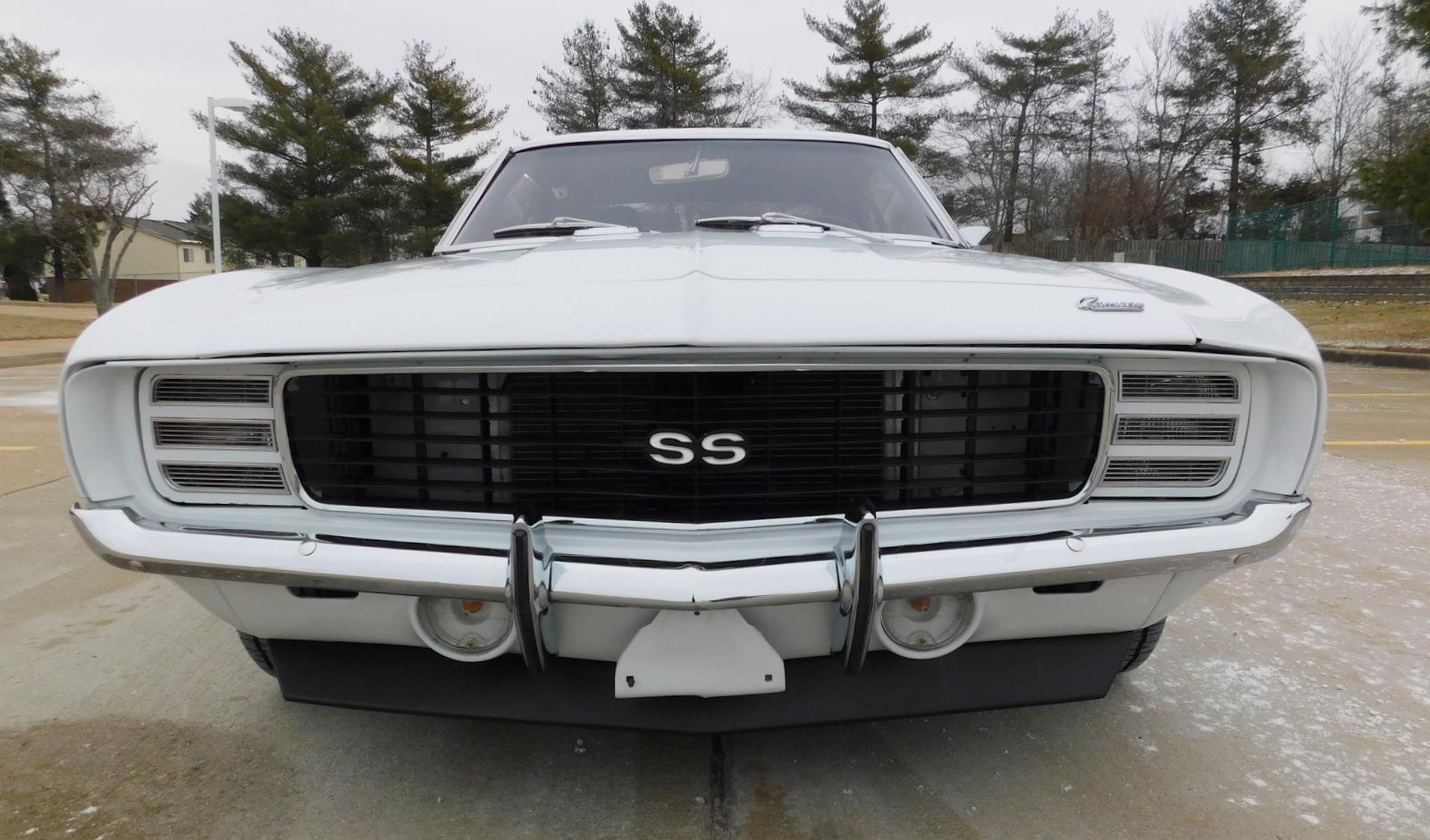 Chevrolet-Camaro-Coupe-1969-White-Blue-27010-16