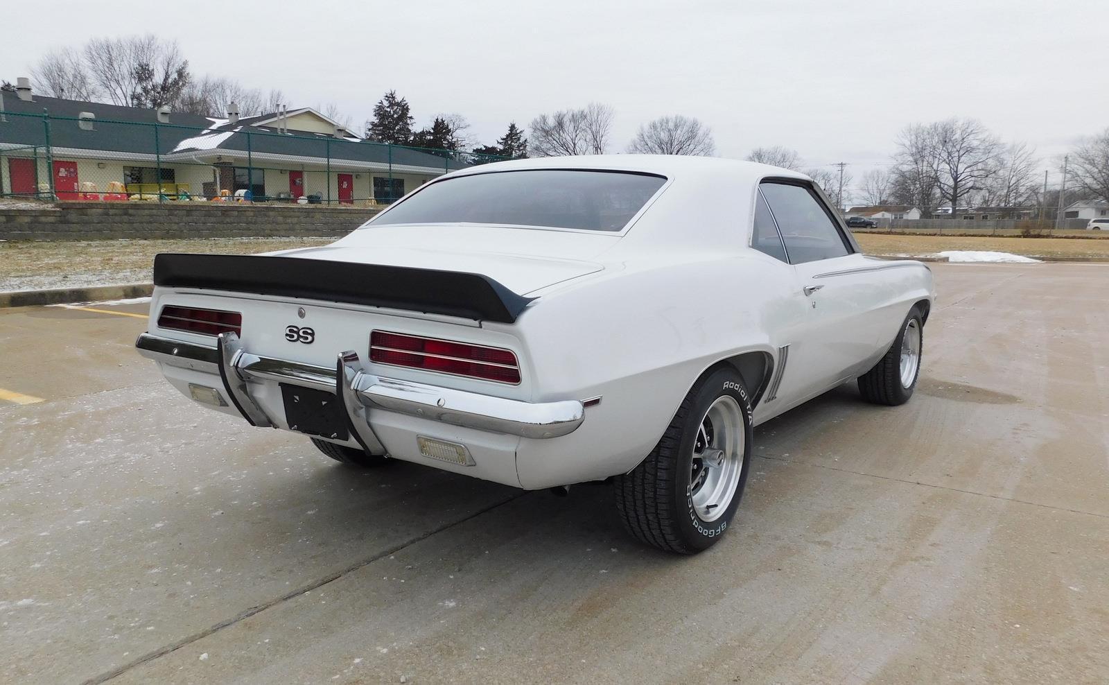 Chevrolet-Camaro-Coupe-1969-White-Blue-27010-19