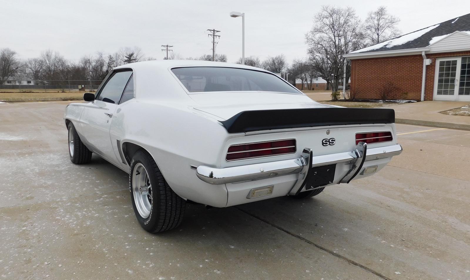 Chevrolet-Camaro-Coupe-1969-White-Blue-27010-21