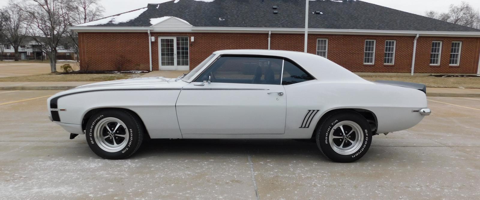 Chevrolet-Camaro-Coupe-1969-White-Blue-27010-22