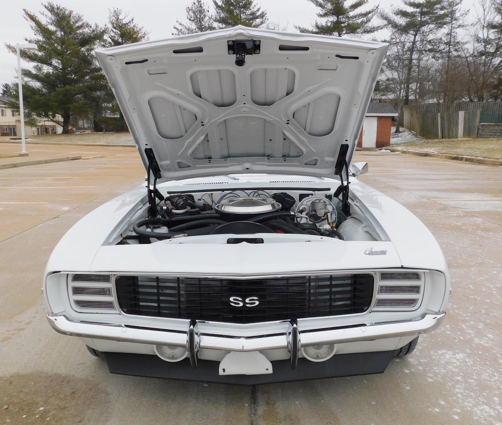 Chevrolet-Camaro-Coupe-1969-White-Blue-27010-36