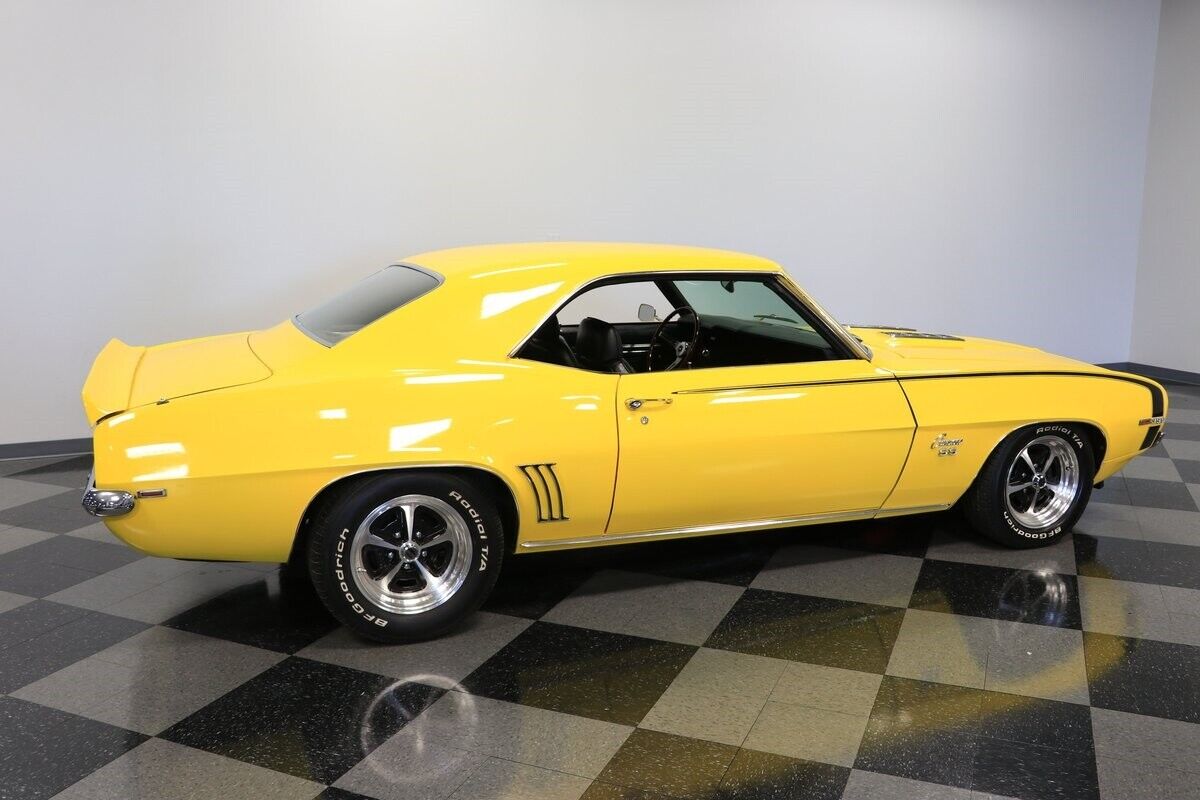 Chevrolet-Camaro-Coupe-1969-Yellow-Black-102160-14