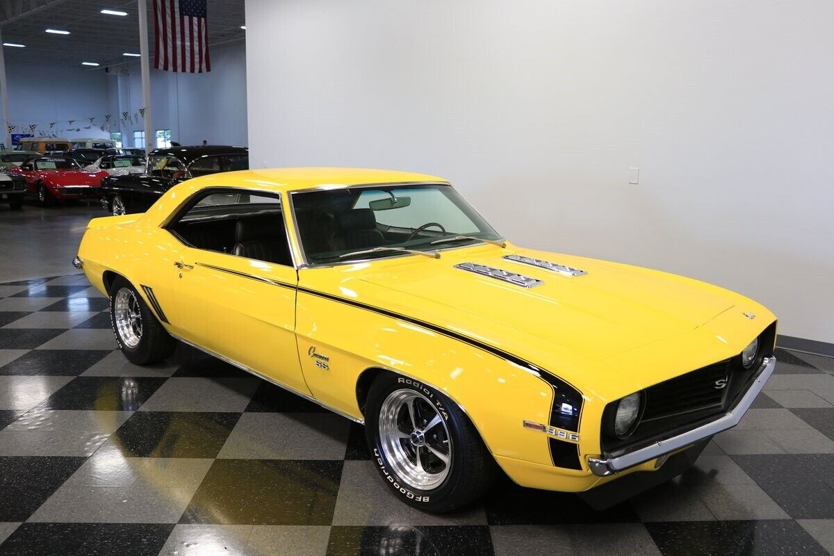 Chevrolet-Camaro-Coupe-1969-Yellow-Black-102160-17