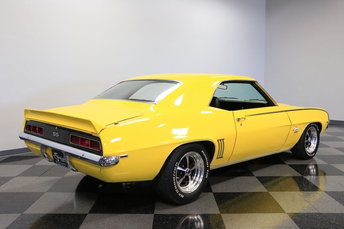 Chevrolet-Camaro-Coupe-1969-Yellow-Black-102160-29