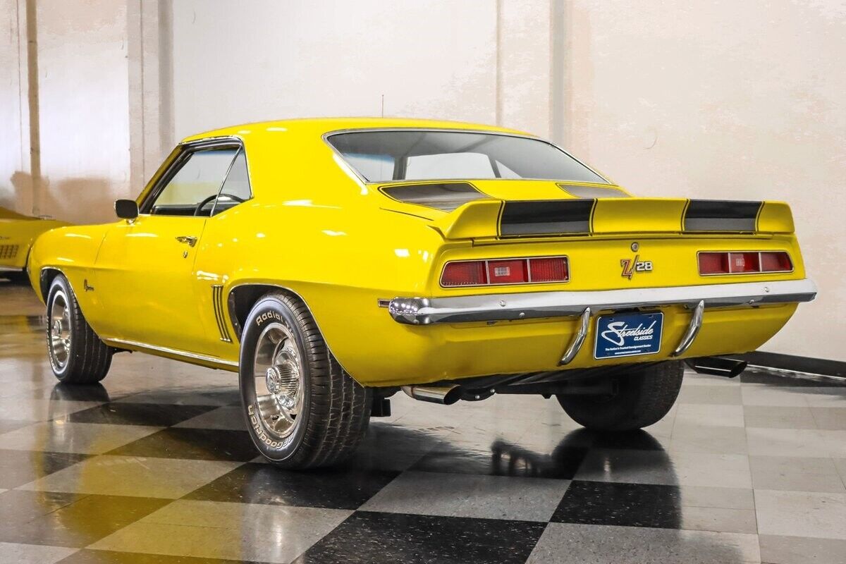 Chevrolet-Camaro-Coupe-1969-Yellow-Black-16113-10