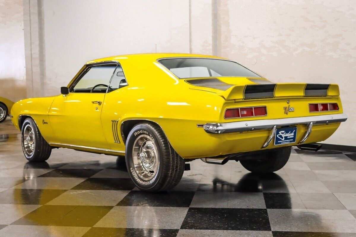 Chevrolet-Camaro-Coupe-1969-Yellow-Black-16113-9