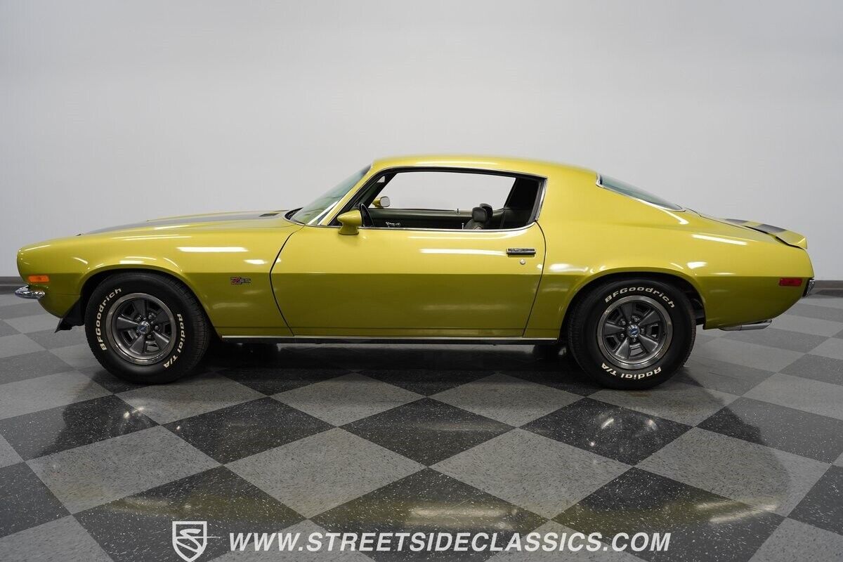 Chevrolet-Camaro-Coupe-1970-Green-Green-115734-2