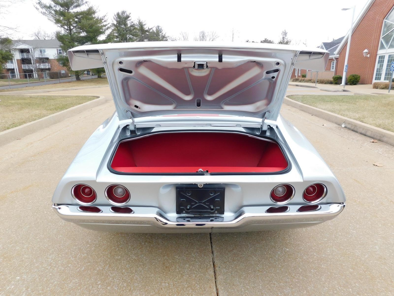 Chevrolet-Camaro-Coupe-1970-Silver-Red-1511-12