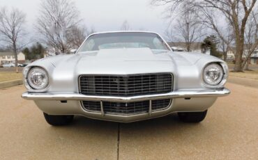 Chevrolet-Camaro-Coupe-1970-Silver-Red-1511-13