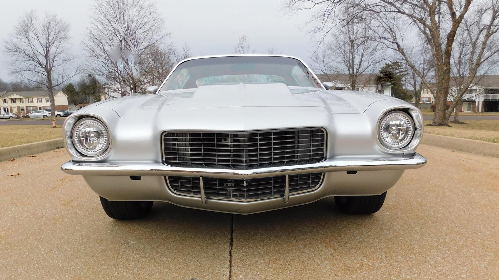 Chevrolet-Camaro-Coupe-1970-Silver-Red-1511-13