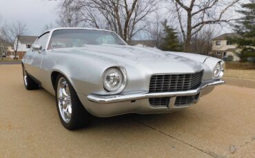 Chevrolet-Camaro-Coupe-1970-Silver-Red-1511-15