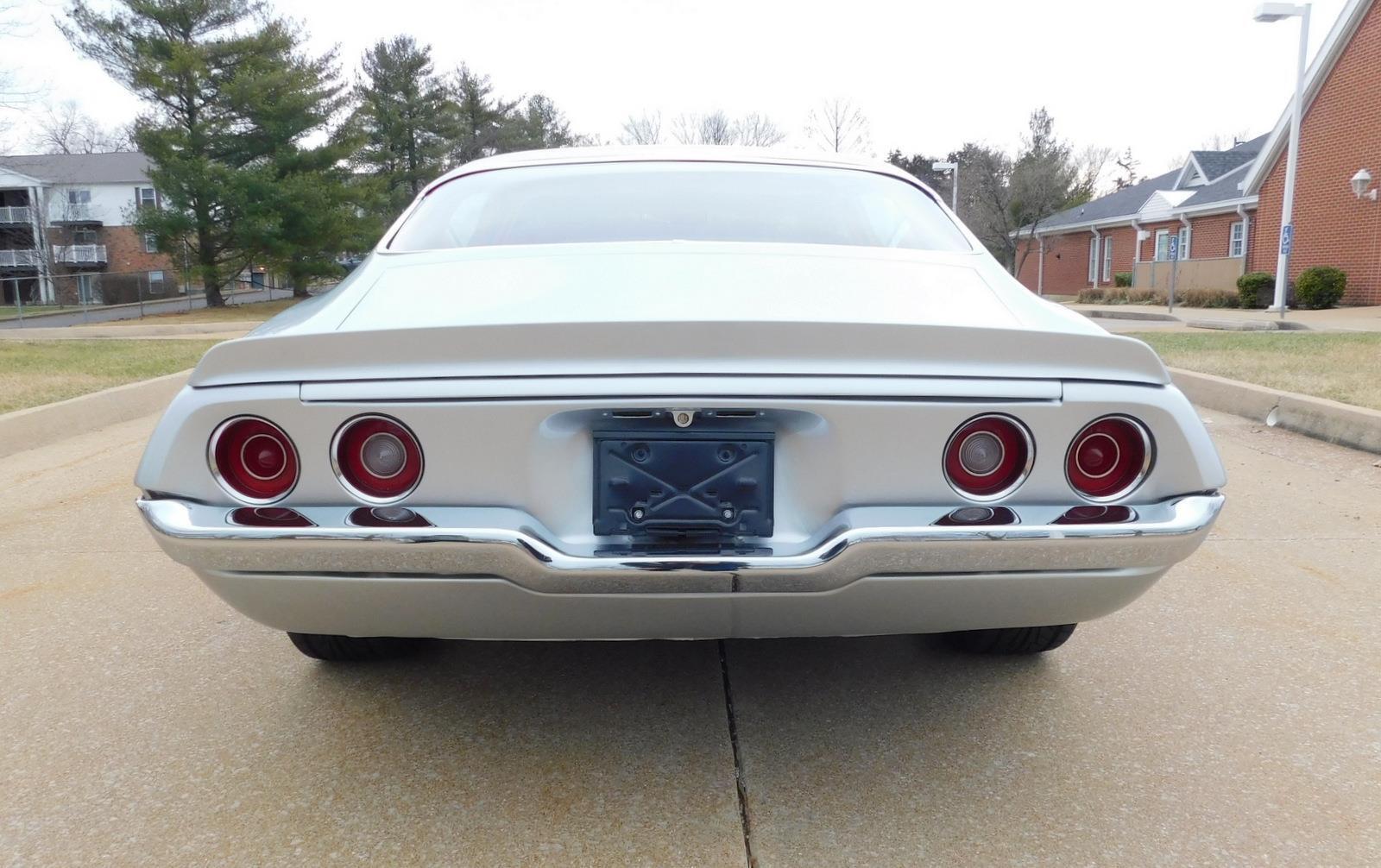 Chevrolet-Camaro-Coupe-1970-Silver-Red-1511-17