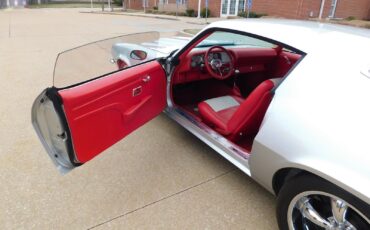 Chevrolet-Camaro-Coupe-1970-Silver-Red-1511-19