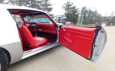 Chevrolet-Camaro-Coupe-1970-Silver-Red-1511-31