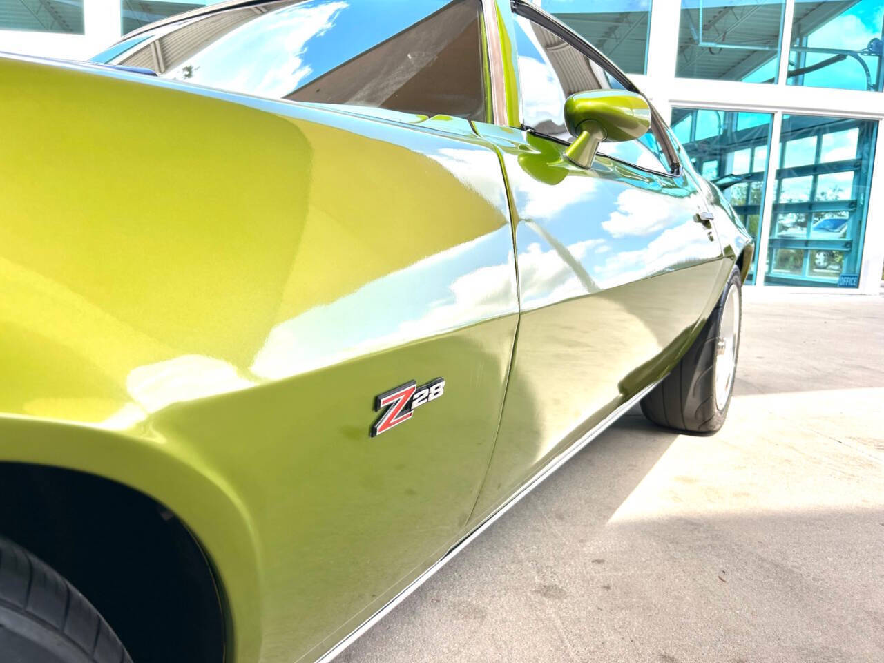 Chevrolet-Camaro-Coupe-1971-Green-Black-122590-10